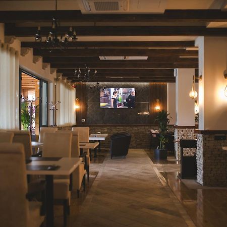 Hotel Marshal Nikšić Buitenkant foto