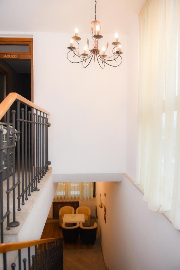 Hotel Marshal Nikšić Buitenkant foto
