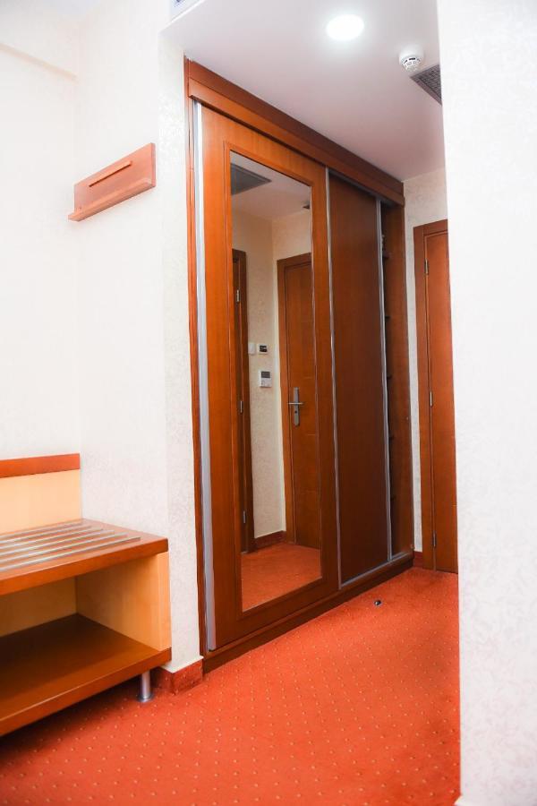 Hotel Marshal Nikšić Buitenkant foto