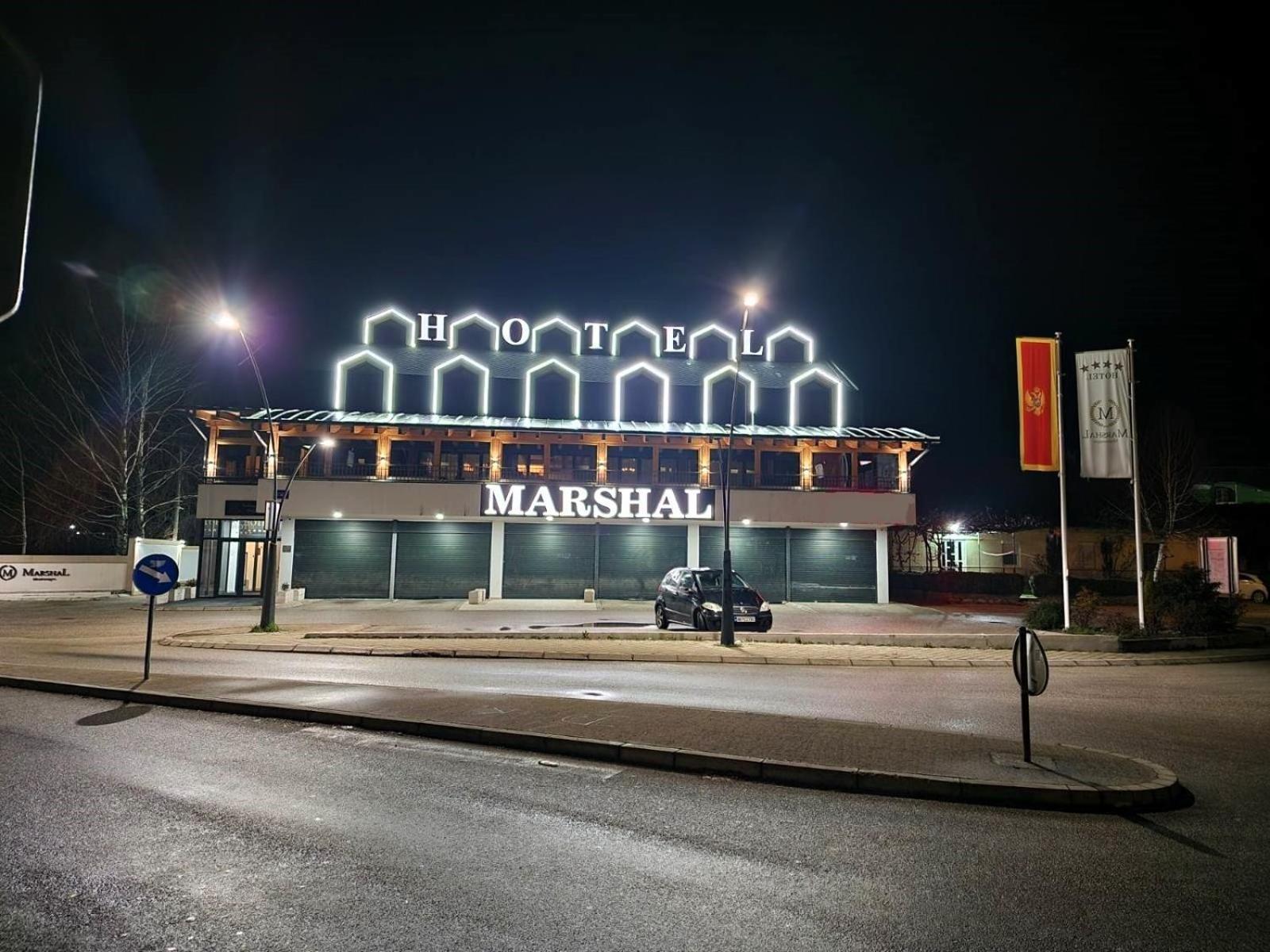 Hotel Marshal Nikšić Buitenkant foto