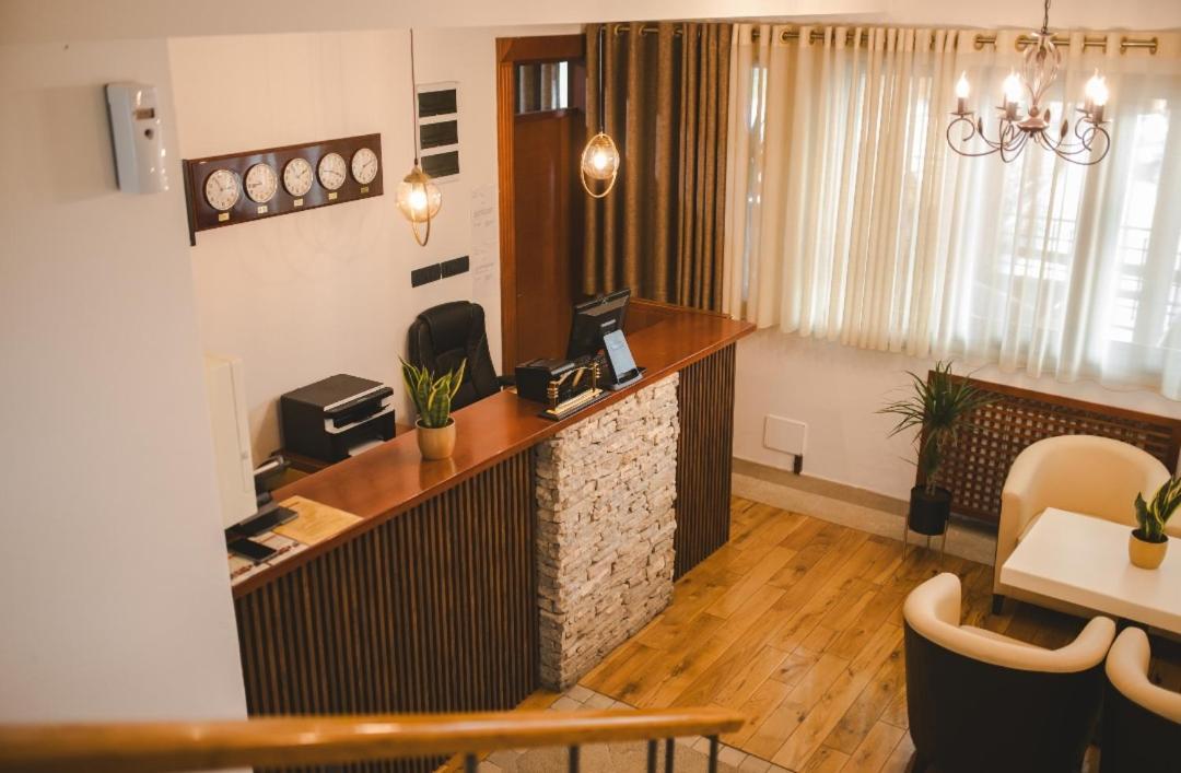 Hotel Marshal Nikšić Buitenkant foto