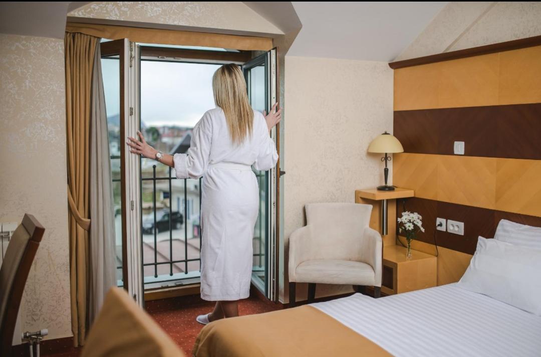 Hotel Marshal Nikšić Buitenkant foto