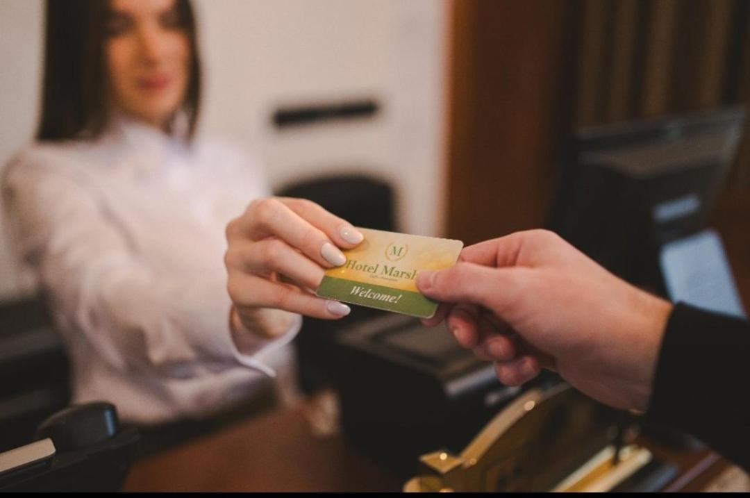 Hotel Marshal Nikšić Buitenkant foto
